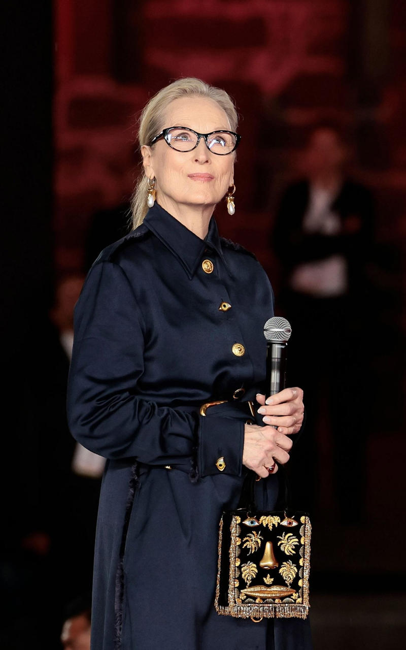 Anne Hathaway and Meryl Streep Anne Hathaway and Meryl Streep, Meryl Streep, Anne Hathaway, Mexico City premiere