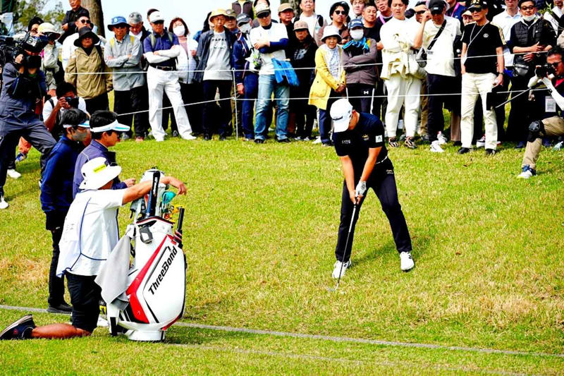 なぜ左打ちを選択し、右で打ち直したのか, 「不合理なストローク」の境界線, 確認に10分を要した競技委員の“真意”, 関連するルールの条項（R&amp;A USGA「ゴルフ規則オフィシャルガイド」より）