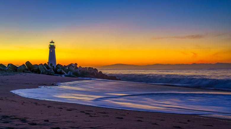 Hike to the Pogonip Koi Pond in the redwoods, Help maintain one of California's oldest cemeteries, Take a dance class in the lavish Palomar Ballroom, Have a beach bonfire at Seabright Beach, Methodology