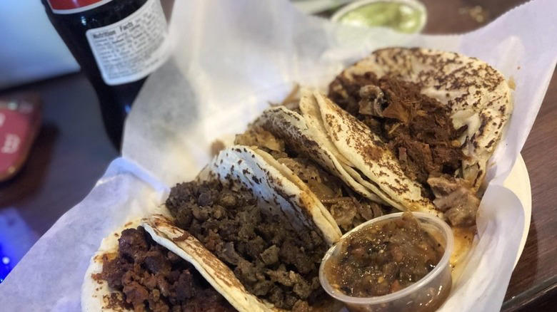 The Win~Dow, Jonesy's Fried Chicken, The Blue Owl, La Super-Rica Taqueria, Tacos Pipeye, Chubbies Hamburgers, Gino's Sicilian Express, Buena Onda Empanadas, Yetz's Bagels, Methodology