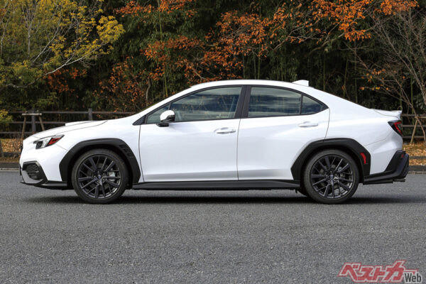 待望の日本上陸！　6MTモデルの「WRX」, 岡本幸一郎が乗って評価：「時代遅れで何が悪い！　HパターンMTという贅沢」, 大音安弘が乗って評価：「エンジンと対話できる喜び。これが大人のツアラーの正解」, 工藤貴宏が乗って評価：「中途半端なんて言わせない！　MTで味わうWRXの気持ちよさ」