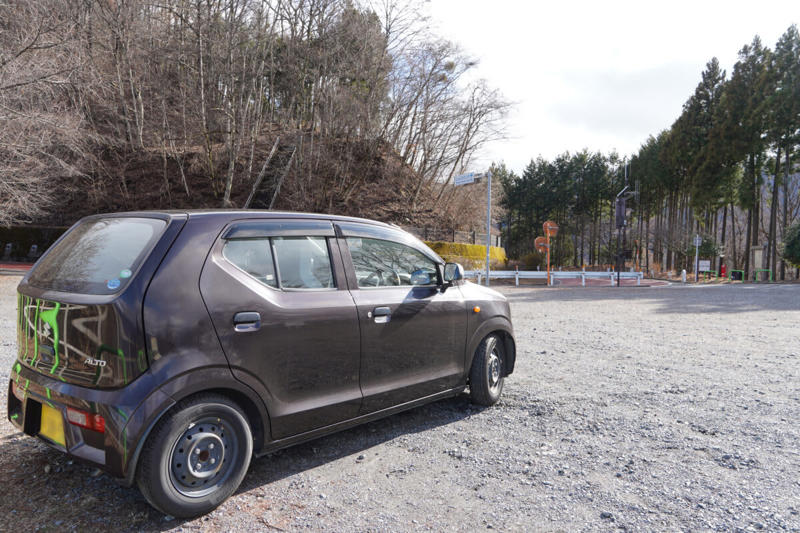 「そろそろ、乗り替え時かな……」, そもそも「スーパーゾイル」って？, 検証車両と検証方法について, シビアコンディション：「チョイ乗り」の繰り返し (1/2), シビアコンディション：「チョイ乗り」の繰り返し (2/2), 高速＋山道の150kmロングドライブ, 事前の燃費は27.0km/L (1/3), 事前の燃費は27.0km/L (2/3), 事前の燃費は27.0km/L (3/3), スーパーゾイルの添加方法は？, オイル総量の5％にあたる130mlを計量, 総量が2.6Lとなるよう調整, オイルごとエンジンに注入, 「音に見合った加速」が得られるように, 高速走行時の騒音は？ 投入前：平均67.4dB, 低回転域での粘り感が向上, 気になる燃費向上効果は？, 150kmの長距離運転では28.8km/Lへ (1/3), 150kmの長距離運転では28.8km/Lへ (2/3), 150kmの長距離運転では28.8km/Lへ (3/3), スーパーゾイルは「愛車のことがもっと好きになる」添加剤だった