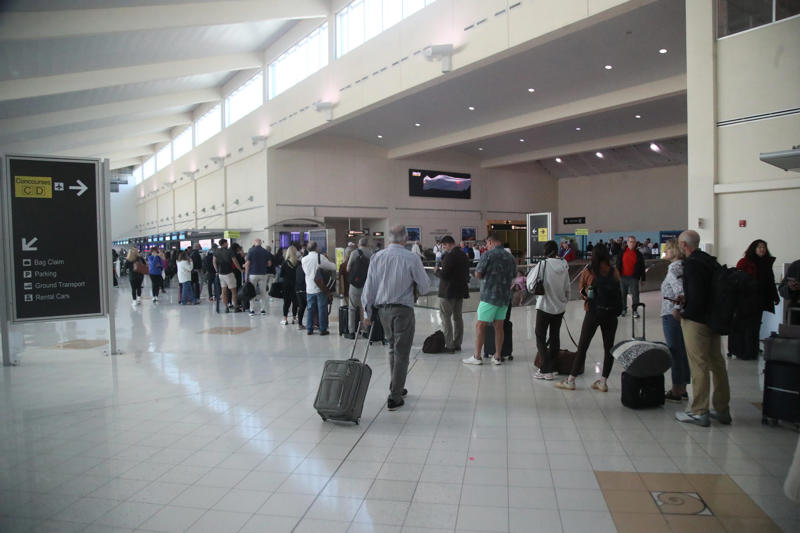 Why are TSA agents not getting paid?, Why is the government shut down?, Which airports will ICE be in?, How will ICE assist TSA? , How to check TSA wait times at BNA as shutdown continues