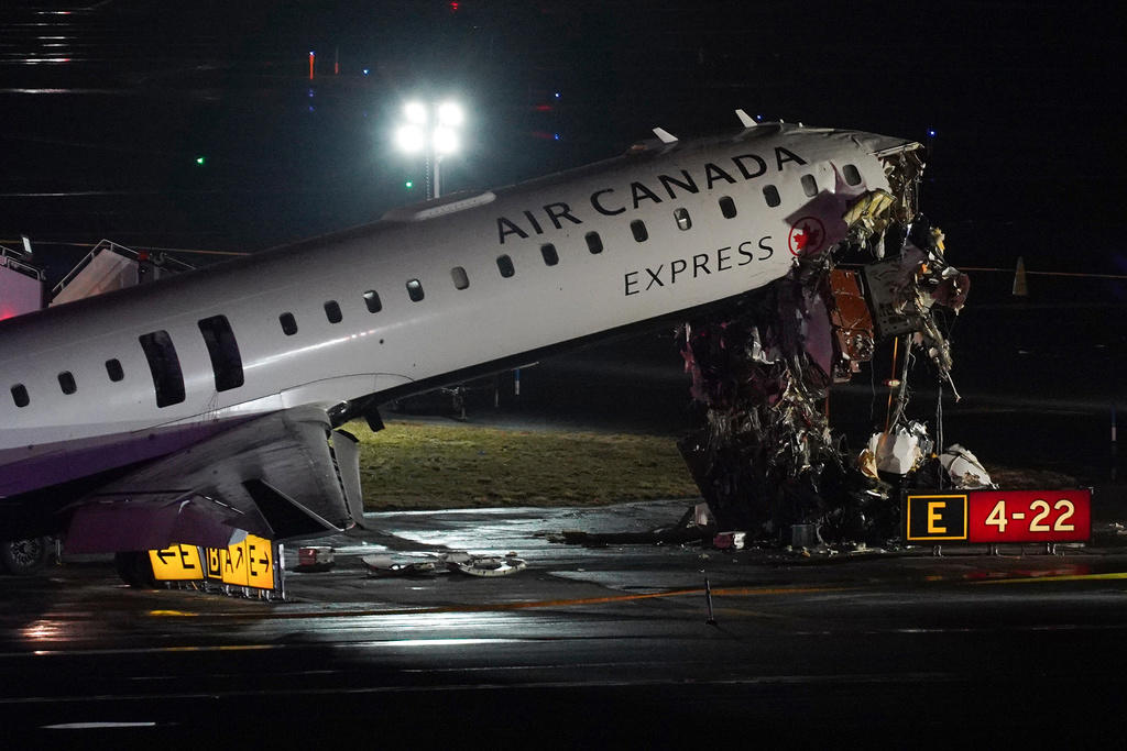 What happened?, Who was hurt or killed?, How is air travel impacted?, Did the government shutdown play a role?
