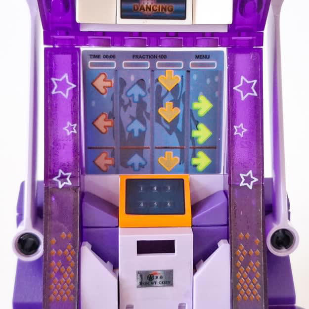 ダイソーでは、ハイクオリティな「ミニブロック」を販売しています。, 公式youtubeでおすすめされていた、ミニブロックシリーズです。, 程よい難易度で、楽しんで組み立てられます。, 懐かしい気持ちになる、ダンスゲーム機。, 本物のバイクを小さくしたような、リアルな作りが魅力。, フィギュアと組み合わせて、撮影するのも楽しいです。, 道具を用意しておくと、組み立てがスムーズ。, 種類が豊富で、いろいろ集めたくなりました！, オシャレな雑貨なら、イケアの「SPETSBOJ スペッツボイ テーブルランプ, 調光可能／イエロー」もおすすめ！, ベッドで本を読むときや、夜にリビングでくつろぐときに重宝しますよ。