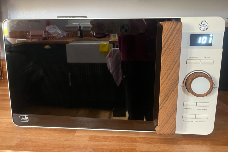 The best microwaves for 2026 are:, How I tested , Samsung solo microwave, Salter Toronto microwave, Panasonic 4-in-1 air fry combi microwave oven, Salter duowave air fryer EK5817 combination microwave, LG neochef MH6565CPS compact microwave with grill, Morphy Richards cassini 20L 800W digital microwave, Swan nordic microwave, Vonshef fika microwave, Your questions about microwaves answered, What is the best microwave?, How I tested microwaves, How to clean a microwave , Do microwaves kill bacteria?, Why you can trust IndyBest reviews