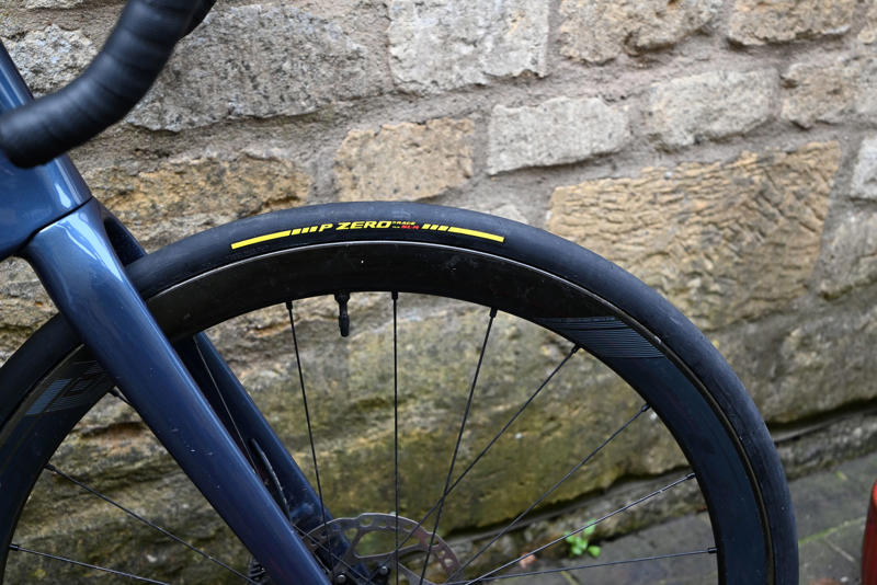 Patented PAAS technology, 2 watts faster than the P Zero Race RS, 10% lower rolling resistance, Mounting and first ride impressions, Pirelli P Zero Race SL-R prices