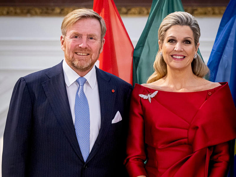 1. The Netherlands' mean height is 5 feet 9.72 inches (177.1 cm). 22. Belarus' mean height is 5 feet 8.03 inches (172.8 cm)., 22. Cook Islands' mean height is 5 feet 8.03 inches (172.8 cm)., 19. Poland's mean height is 5 feet 8.21 inches (173.25 cm)., 19. Germany's mean height is 5 feet 8.21 inches (173.25 cm)., 18. Norway's mean height is 5 feet 8.29 inches (173.45 cm)., 16. Finland's mean height is 5 feet 8.33 inches (173.55 cm)., 16. Dominica's mean height is 5 feet 8.33 inches (173.55 cm)., 15. Sweden's mean height is 5 feet 8.35 inches (173.6 cm)., 13. Ukraine's mean height is 5 feet 8.43 inches (173.8 cm)., 13. Croatia's mean height is 5 feet 8.43 inches (173.8 cm)., 12. Slovakia's mean height is 5 feet 8.52 inches (174.05 cm)., 11. Slovenia's mean height is 5 feet 8.54 inches (174.1 cm)., 10. Lithuania's mean height is 5 feet 8.56 inches (174.15 cm)., 9. Serbia's mean height is 5 feet 8.7 inches (174.5 cm)., 8. The Czech Republic's mean height is 5 feet 8.74 inches (174.6 cm)., 6. Bosnia and Herzegovina's mean height is 5 feet 8.9 inches (175 cm)., 6. Latvia's mean height is 5 feet 8.9 inches (175 cm)., 5. Iceland's mean height is 5 feet 9.09 inches (175.5 cm)., 4. Denmark's mean height is 5 feet 9.17 inches (175.7 cm)., 3. Estonia's mean height is 5 feet 9.19 inches (175.75 cm)., 2. Montenegro's mean height is 5 feet 9.55 inches (176.65 cm)., 1. The Netherlands' mean height is 5 feet 9.72 inches (177.1 cm).
