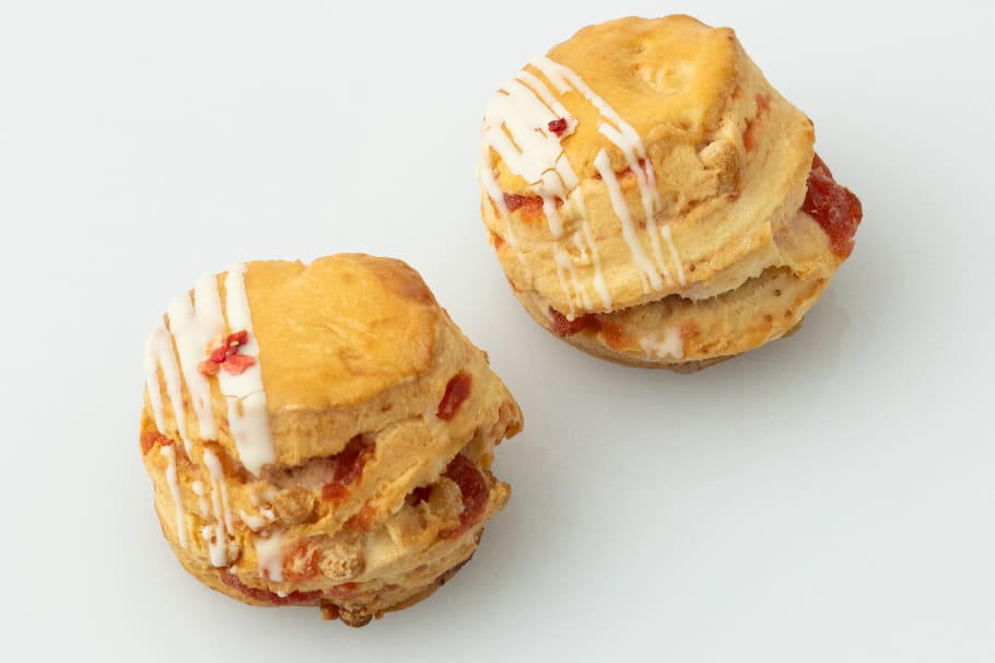 キャロットケーキ専門店 Cherish Foods（チェリッシュフーズ）/ 東京・駒込 ※土日限定販売, MAKIMONO（マキモノ）/ 東京・武蔵境 ※土日限定販売, YES COFFEE（イエスコーヒー）/ 東京 ※土日限定販売, funny bake cafe（ファニーベイクカフェ）/ 兵庫 ※4月4日・5日限定販売, ぐるてんずカヌレ/小麦研究所（グルテンズカヌレ/コムギケンキュウジョ）/ 東京・武蔵小金井 ※4月11日・12日限定販売, mamicook（マミコック）※実店舗なし, SPICE American bake shop（スパイス アメリカンベイクショップ）/ 群馬, Abicajo Butter Studio（アビカジョ バタースタジオ）/ 東京・飯田橋, Seiichiro,NISHIZONO（セイイチロウ ニシゾノ）/ 大阪, 午後の喫茶マイニチ（ゴゴノキッサマイニチ）/ 大阪, 湘南ギルトフリースイーツ（ショウナンギルトフリースイーツ）/ 神奈川, ishi kamakura（イシ カマクラ）/ 神奈川, amijok（アミジョク）/ 長野, 自然食と酵母菓子 nui（シゼンショクトコウボガシ ヌイ）/ 埼玉, 珈琲処カラス（コーヒードコロ カラス）/ 愛知, le sputnik（ル スプート ニク）/ 東京・六本木, Rabbit Hole Bakes（ラビットホールベイクス）/ 埼玉, AMAZON CACAO（アマゾンカカオ）/ 長野 ※土日限定販売, funny bake cafe（ファニーベイクカフェ）/ 兵庫 ※4月4日・5日限定販売, Abicajo Butter Studio（アビカジョ バタースタジオ）/ 東京・飯田橋, PUBLIC（パブリック）/ 岡山, スコーンと焼き菓子の店SAKU（スコーントヤキガシノミセサク）/ 茨城, mamicook（マミコック）※実店舗なし, Kazu Bake（カズベイク）/ 埼玉, yume no okashi（ユメノオカシ）/ 東京・三軒茶屋, Jardan！（ジャーダン）/ 沖縄, jean scones（ジーン スコーンズ）/ 静岡, amijok（アミジョク）/ 長野, Artisan Lien（アルティザン リアン）/ 東京・白金高輪, BAKESHOP LOTERIE（ベイクショップ ロトリー）/ 茨城, L’atelier it。（ラトリエイット）/ 群馬, Macaroi（マカロワ） ※実店舗なし, 自然食と酵母菓子 nui（シゼンショクトコウボガシ ヌイ）/ 埼玉, 多計雄（タケオ） ※実店舗なし, ishi kamakura（イシ カマクラ）/ 神奈川, Pâtissière MAYO（パティシエール マヨ）/ 東京・六本木, Yohei Miyaguchi（ヨウヘイ ミヤグチ）※実店舗なし, モクシャチャイ/ 東京・中目黒, grain.（グレイン）/ 香川, パンとお菓子 Humme（パントオカシ ハム）/ 鹿児島, 菓子屋ヒトハコ（カシヤヒトハコ）/ 奈良, le sputnik（ル スプート ニク）/ 東京・六本木, MAKIMONO（マキモノ）/ 東京・武蔵境, Rabbit Hole Bakes（ラビットホールベイクス）/ 埼玉, SPICE american bake shop（スパイス アメリカンベイクショップ）/ 群馬, 紅茶とスコーン 葉々屋（コウチャトスコーン ヨウヨウヤ）/ 東京・府中, 塩屋SCONE（シオヤスコーン）/ 兵庫, chunk&amp;mog（チャンクアンドモグ）/ 神奈川