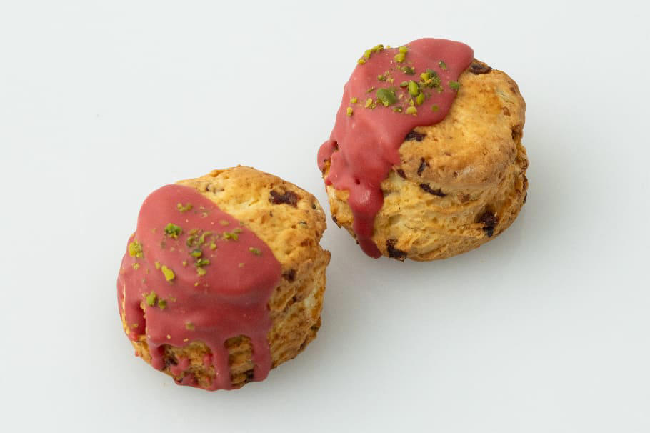 キャロットケーキ専門店 Cherish Foods（チェリッシュフーズ）/ 東京・駒込 ※土日限定販売, MAKIMONO（マキモノ）/ 東京・武蔵境 ※土日限定販売, YES COFFEE（イエスコーヒー）/ 東京 ※土日限定販売, funny bake cafe（ファニーベイクカフェ）/ 兵庫 ※4月4日・5日限定販売, ぐるてんずカヌレ/小麦研究所（グルテンズカヌレ/コムギケンキュウジョ）/ 東京・武蔵小金井 ※4月11日・12日限定販売, mamicook（マミコック）※実店舗なし, SPICE American bake shop（スパイス アメリカンベイクショップ）/ 群馬, Abicajo Butter Studio（アビカジョ バタースタジオ）/ 東京・飯田橋, Seiichiro,NISHIZONO（セイイチロウ ニシゾノ）/ 大阪, 午後の喫茶マイニチ（ゴゴノキッサマイニチ）/ 大阪, 湘南ギルトフリースイーツ（ショウナンギルトフリースイーツ）/ 神奈川, ishi kamakura（イシ カマクラ）/ 神奈川, amijok（アミジョク）/ 長野, 自然食と酵母菓子 nui（シゼンショクトコウボガシ ヌイ）/ 埼玉, 珈琲処カラス（コーヒードコロ カラス）/ 愛知, le sputnik（ル スプート ニク）/ 東京・六本木, Rabbit Hole Bakes（ラビットホールベイクス）/ 埼玉, AMAZON CACAO（アマゾンカカオ）/ 長野 ※土日限定販売, funny bake cafe（ファニーベイクカフェ）/ 兵庫 ※4月4日・5日限定販売, Abicajo Butter Studio（アビカジョ バタースタジオ）/ 東京・飯田橋, PUBLIC（パブリック）/ 岡山, スコーンと焼き菓子の店SAKU（スコーントヤキガシノミセサク）/ 茨城, mamicook（マミコック）※実店舗なし, Kazu Bake（カズベイク）/ 埼玉, yume no okashi（ユメノオカシ）/ 東京・三軒茶屋, Jardan！（ジャーダン）/ 沖縄, jean scones（ジーン スコーンズ）/ 静岡, amijok（アミジョク）/ 長野, Artisan Lien（アルティザン リアン）/ 東京・白金高輪, BAKESHOP LOTERIE（ベイクショップ ロトリー）/ 茨城, L’atelier it。（ラトリエイット）/ 群馬, Macaroi（マカロワ） ※実店舗なし, 自然食と酵母菓子 nui（シゼンショクトコウボガシ ヌイ）/ 埼玉, 多計雄（タケオ） ※実店舗なし, ishi kamakura（イシ カマクラ）/ 神奈川, Pâtissière MAYO（パティシエール マヨ）/ 東京・六本木, Yohei Miyaguchi（ヨウヘイ ミヤグチ）※実店舗なし, モクシャチャイ/ 東京・中目黒, grain.（グレイン）/ 香川, パンとお菓子 Humme（パントオカシ ハム）/ 鹿児島, 菓子屋ヒトハコ（カシヤヒトハコ）/ 奈良, le sputnik（ル スプート ニク）/ 東京・六本木, MAKIMONO（マキモノ）/ 東京・武蔵境, Rabbit Hole Bakes（ラビットホールベイクス）/ 埼玉, SPICE american bake shop（スパイス アメリカンベイクショップ）/ 群馬, 紅茶とスコーン 葉々屋（コウチャトスコーン ヨウヨウヤ）/ 東京・府中, 塩屋SCONE（シオヤスコーン）/ 兵庫, chunk&amp;mog（チャンクアンドモグ）/ 神奈川