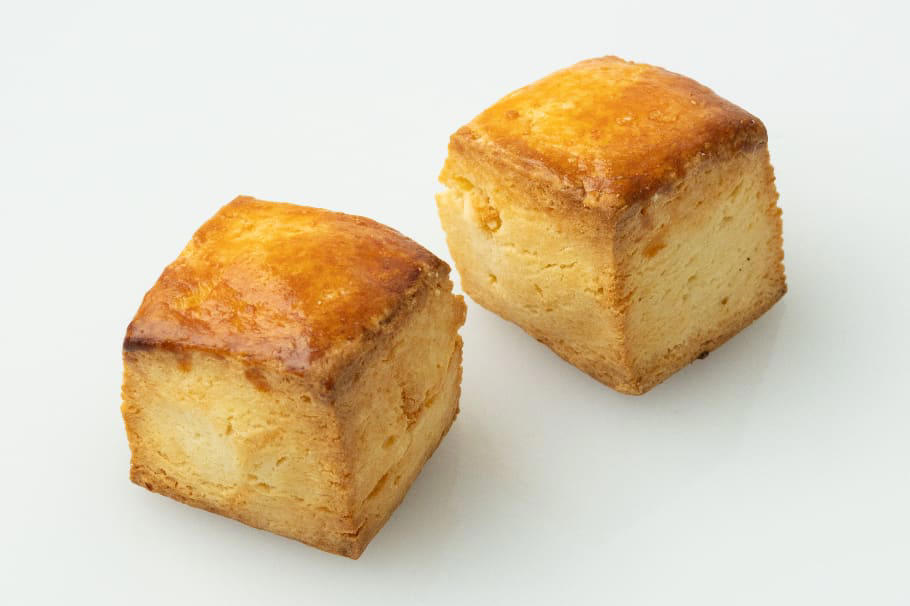 キャロットケーキ専門店 Cherish Foods（チェリッシュフーズ）/ 東京・駒込 ※土日限定販売, MAKIMONO（マキモノ）/ 東京・武蔵境 ※土日限定販売, YES COFFEE（イエスコーヒー）/ 東京 ※土日限定販売, funny bake cafe（ファニーベイクカフェ）/ 兵庫 ※4月4日・5日限定販売, ぐるてんずカヌレ/小麦研究所（グルテンズカヌレ/コムギケンキュウジョ）/ 東京・武蔵小金井 ※4月11日・12日限定販売, mamicook（マミコック）※実店舗なし, SPICE American bake shop（スパイス アメリカンベイクショップ）/ 群馬, Abicajo Butter Studio（アビカジョ バタースタジオ）/ 東京・飯田橋, Seiichiro,NISHIZONO（セイイチロウ ニシゾノ）/ 大阪, 午後の喫茶マイニチ（ゴゴノキッサマイニチ）/ 大阪, 湘南ギルトフリースイーツ（ショウナンギルトフリースイーツ）/ 神奈川, ishi kamakura（イシ カマクラ）/ 神奈川, amijok（アミジョク）/ 長野, 自然食と酵母菓子 nui（シゼンショクトコウボガシ ヌイ）/ 埼玉, 珈琲処カラス（コーヒードコロ カラス）/ 愛知, le sputnik（ル スプート ニク）/ 東京・六本木, Rabbit Hole Bakes（ラビットホールベイクス）/ 埼玉, AMAZON CACAO（アマゾンカカオ）/ 長野 ※土日限定販売, funny bake cafe（ファニーベイクカフェ）/ 兵庫 ※4月4日・5日限定販売, Abicajo Butter Studio（アビカジョ バタースタジオ）/ 東京・飯田橋, PUBLIC（パブリック）/ 岡山, スコーンと焼き菓子の店SAKU（スコーントヤキガシノミセサク）/ 茨城, mamicook（マミコック）※実店舗なし, Kazu Bake（カズベイク）/ 埼玉, yume no okashi（ユメノオカシ）/ 東京・三軒茶屋, Jardan！（ジャーダン）/ 沖縄, jean scones（ジーン スコーンズ）/ 静岡, amijok（アミジョク）/ 長野, Artisan Lien（アルティザン リアン）/ 東京・白金高輪, BAKESHOP LOTERIE（ベイクショップ ロトリー）/ 茨城, L’atelier it。（ラトリエイット）/ 群馬, Macaroi（マカロワ） ※実店舗なし, 自然食と酵母菓子 nui（シゼンショクトコウボガシ ヌイ）/ 埼玉, 多計雄（タケオ） ※実店舗なし, ishi kamakura（イシ カマクラ）/ 神奈川, Pâtissière MAYO（パティシエール マヨ）/ 東京・六本木, Yohei Miyaguchi（ヨウヘイ ミヤグチ）※実店舗なし, モクシャチャイ/ 東京・中目黒, grain.（グレイン）/ 香川, パンとお菓子 Humme（パントオカシ ハム）/ 鹿児島, 菓子屋ヒトハコ（カシヤヒトハコ）/ 奈良, le sputnik（ル スプート ニク）/ 東京・六本木, MAKIMONO（マキモノ）/ 東京・武蔵境, Rabbit Hole Bakes（ラビットホールベイクス）/ 埼玉, SPICE american bake shop（スパイス アメリカンベイクショップ）/ 群馬, 紅茶とスコーン 葉々屋（コウチャトスコーン ヨウヨウヤ）/ 東京・府中, 塩屋SCONE（シオヤスコーン）/ 兵庫, chunk&amp;mog（チャンクアンドモグ）/ 神奈川