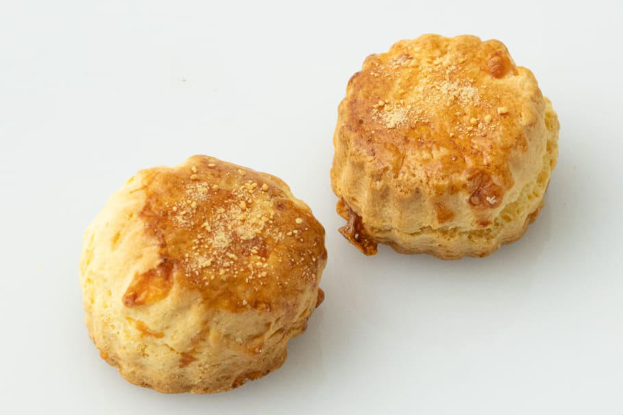 キャロットケーキ専門店 Cherish Foods（チェリッシュフーズ）/ 東京・駒込 ※土日限定販売, MAKIMONO（マキモノ）/ 東京・武蔵境 ※土日限定販売, YES COFFEE（イエスコーヒー）/ 東京 ※土日限定販売, funny bake cafe（ファニーベイクカフェ）/ 兵庫 ※4月4日・5日限定販売, ぐるてんずカヌレ/小麦研究所（グルテンズカヌレ/コムギケンキュウジョ）/ 東京・武蔵小金井 ※4月11日・12日限定販売, mamicook（マミコック）※実店舗なし, SPICE American bake shop（スパイス アメリカンベイクショップ）/ 群馬, Abicajo Butter Studio（アビカジョ バタースタジオ）/ 東京・飯田橋, Seiichiro,NISHIZONO（セイイチロウ ニシゾノ）/ 大阪, 午後の喫茶マイニチ（ゴゴノキッサマイニチ）/ 大阪, 湘南ギルトフリースイーツ（ショウナンギルトフリースイーツ）/ 神奈川, ishi kamakura（イシ カマクラ）/ 神奈川, amijok（アミジョク）/ 長野, 自然食と酵母菓子 nui（シゼンショクトコウボガシ ヌイ）/ 埼玉, 珈琲処カラス（コーヒードコロ カラス）/ 愛知, le sputnik（ル スプート ニク）/ 東京・六本木, Rabbit Hole Bakes（ラビットホールベイクス）/ 埼玉, AMAZON CACAO（アマゾンカカオ）/ 長野 ※土日限定販売, funny bake cafe（ファニーベイクカフェ）/ 兵庫 ※4月4日・5日限定販売, Abicajo Butter Studio（アビカジョ バタースタジオ）/ 東京・飯田橋, PUBLIC（パブリック）/ 岡山, スコーンと焼き菓子の店SAKU（スコーントヤキガシノミセサク）/ 茨城, mamicook（マミコック）※実店舗なし, Kazu Bake（カズベイク）/ 埼玉, yume no okashi（ユメノオカシ）/ 東京・三軒茶屋, Jardan！（ジャーダン）/ 沖縄, jean scones（ジーン スコーンズ）/ 静岡, amijok（アミジョク）/ 長野, Artisan Lien（アルティザン リアン）/ 東京・白金高輪, BAKESHOP LOTERIE（ベイクショップ ロトリー）/ 茨城, L’atelier it。（ラトリエイット）/ 群馬, Macaroi（マカロワ） ※実店舗なし, 自然食と酵母菓子 nui（シゼンショクトコウボガシ ヌイ）/ 埼玉, 多計雄（タケオ） ※実店舗なし, ishi kamakura（イシ カマクラ）/ 神奈川, Pâtissière MAYO（パティシエール マヨ）/ 東京・六本木, Yohei Miyaguchi（ヨウヘイ ミヤグチ）※実店舗なし, モクシャチャイ/ 東京・中目黒, grain.（グレイン）/ 香川, パンとお菓子 Humme（パントオカシ ハム）/ 鹿児島, 菓子屋ヒトハコ（カシヤヒトハコ）/ 奈良, le sputnik（ル スプート ニク）/ 東京・六本木, MAKIMONO（マキモノ）/ 東京・武蔵境, Rabbit Hole Bakes（ラビットホールベイクス）/ 埼玉, SPICE american bake shop（スパイス アメリカンベイクショップ）/ 群馬, 紅茶とスコーン 葉々屋（コウチャトスコーン ヨウヨウヤ）/ 東京・府中, 塩屋SCONE（シオヤスコーン）/ 兵庫, chunk&amp;mog（チャンクアンドモグ）/ 神奈川