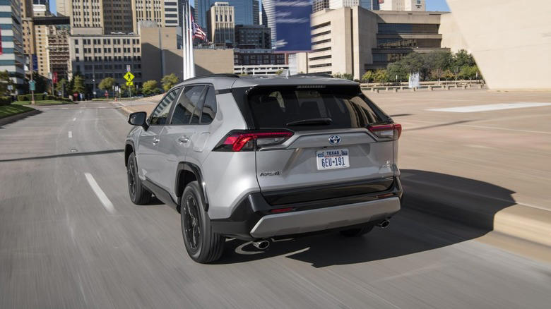 2021 Toyota Venza Limited, 2019 to 2021 Toyota Highlander Limited, 2022 to 2023 Toyota RAV4 Hybrid XLE Premium / Limited, 2024 Toyota Land Cruiser, How we made the list