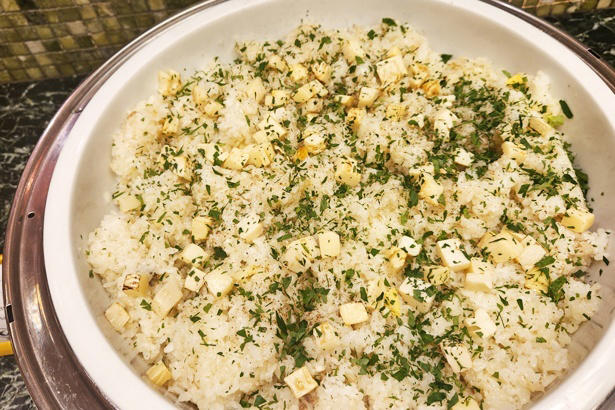 フレッシュいちごとアイデア満載のスイーツで、いちごのおいしさを味わい尽くす, ブランドいちごを好きなだけ食べ比べ, できたてを味わえる「いちご大福」や、「チョコレートファウンテン」も必食, セイヴォリーのおいしさも人気の理由