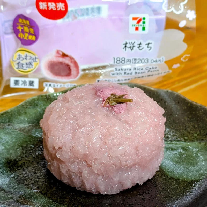 もちもち食感に包まれたいちごと桜の香り, 春を感じるキュートなプリン, いちごが丸ごと入った抹茶味の大福, 春の和菓子と言えばこれ！
