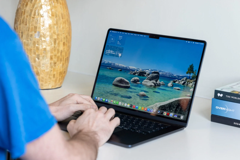 充分な処理性能。MacBook Proには劣るけど, やっぱりGPUは10コア欲しい…, 目に優しいディスプレイ、耳に心地よいサウンド, 「バッテリー丸1日持つ」はホント, やっぱり価格は大きいよね…