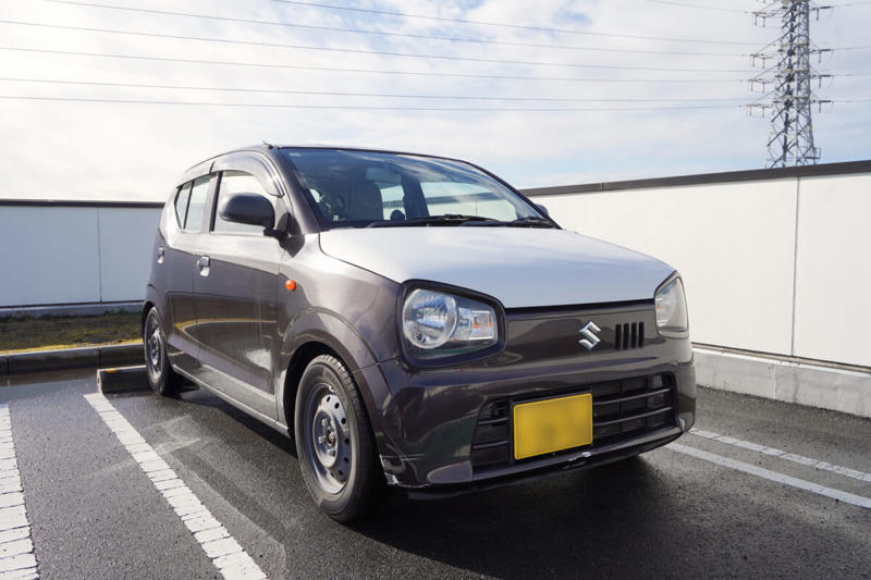 10万km超えの車に“今さら”添加剤って意味あるの？, そもそも「スーパーゾイル」って？, 検証車両と検証方法について, シビアコンディション：「チョイ乗り」の繰り返し (1/2), シビアコンディション：「チョイ乗り」の繰り返し (2/2), 高速＋山道の150kmロングドライブ, 事前の燃費は27.0km/L (1/3), 事前の燃費は27.0km/L (2/3), 事前の燃費は27.0km/L (3/3), スーパーゾイルの添加方法は？, スーパーゾイル ECOの使用量, オイル総量が2.6Lとなるよう調整, オイルごとエンジンに注入, 【検証結果】走行時のエンジン音「こんなに静かだったっけ…？」, 「音に見合った加速」が得られるように, 高速走行時の騒音は？, 低回転域での粘り感が向上, 気になる燃費向上効果は？ (1/2), 気になる燃費向上効果は？ (2/2), 長距離運転での燃費 (1/3), 長距離運転での燃費 (2/3), 長距離運転での燃費 (3/3), スーパーゾイルは「愛車のことがもっと好きになる」添加剤だった