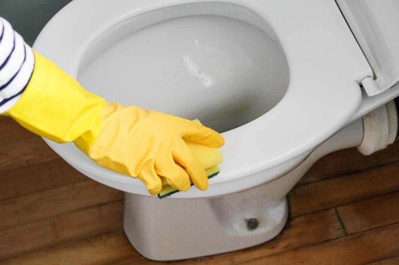 What is the best way to clean a doona?, How to wash your doona , 2. Borrow a friend’s washing machine, 3. Strip soak it in the bath, What is strip washing?, How to strip soak your doona in the bath, How to deep clean a doona, How to wash a feather doona, How often should you wash your doona?, When to replace your doona, What is the difference between a quilt and a doona?, Why do Australians call it a doona?