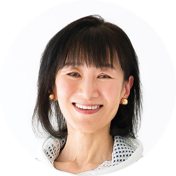 春先におすすめのアウターが知りたい, デニムジャケットは薄くてしなやかな生地に進化, 「Gジャン」は白や黒を選ぶと、落ち着いた印象に, 合わせるならスカートやワイドパンツを, ◆読者モデル・渡邉さん変身後のコメント