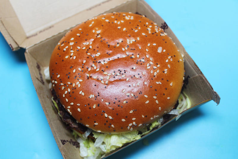 The Big Arch felt like McDonald's answer to a The size difference between the two burgers was obvious right away., There was also a slight price difference., I tried the Big Mac first, even though I'd had it before., I'm typically not a huge fan of the Big Mac., I was underwhelmed by the Big Mac during this taste test, too., The Big Arch felt like McDonald's answer to a "premium" burger., The Big Arch came on a sesame seed-poppy seed bun., This burger was tasty and beyond savory.