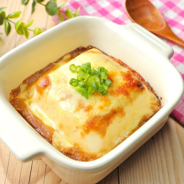 豆腐のみそマヨチーズ焼き, 「豆腐だけでウマいもの食べたい」って人はコレ！コスパもボリュームも文句なし♪火を使わずに作れる簡単おかずレシピ, 豆腐と卵の油揚げ巾着, 【豆腐と油揚げあったらコレ！】「冗談抜きで100個イケる」火を使わずに作れる簡単おかずレシピ, 【豆腐でご飯何杯でもいけるよ♡】もちもち食感が神！簡単おかずレシピ