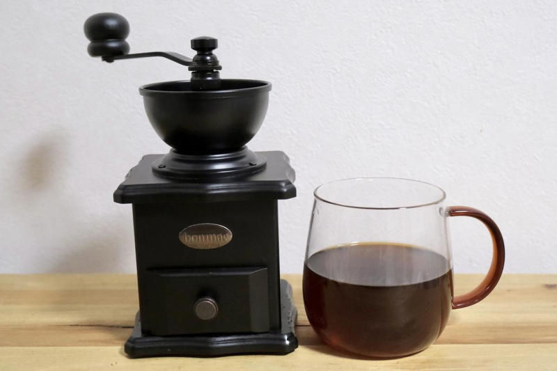 コーヒーは、挽いた直後に香りが最も引き立つ, 豆のまま保存するとおいしさが長持ち, 豆の挽き目で味が変わる, 豆を挽く時間もコーヒーの楽しみ, 挽きたての一杯はやっぱり特別