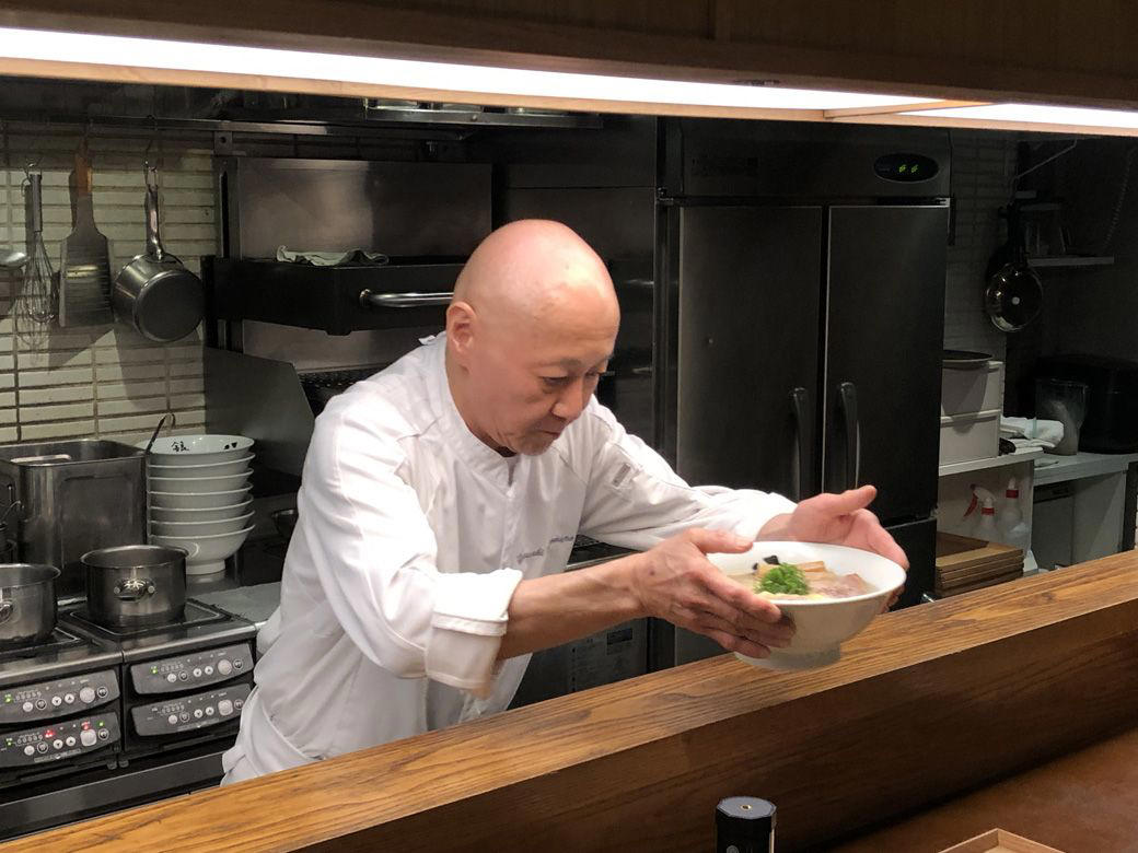 一流シェフが手がける革新的ラーメン店「銀座 八五」, 技術以上に影響を受けた、料理人としての「在り方」, 高級店のエッセンスを、日常価格に落とし込む, 「誰でも気取らず美味しい料理を楽しめるように」