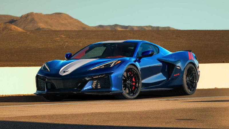 The Everyman Supercar Heartbeat: 6.2L LT2 , The Modern American Powerhouse: The Coyote V8 , Chevrolet Made A Modern Ferrari 458 Engine For The Z06 , Two Engines Departing, One 6.7L Arriving