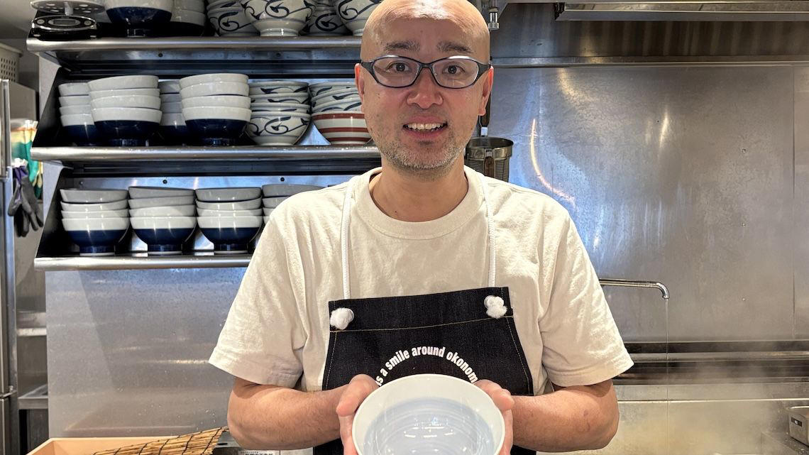 一流シェフが手がける革新的ラーメン店「銀座 八五」, 技術以上に影響を受けた、料理人としての「在り方」, 高級店のエッセンスを、日常価格に落とし込む, 「誰でも気取らず美味しい料理を楽しめるように」