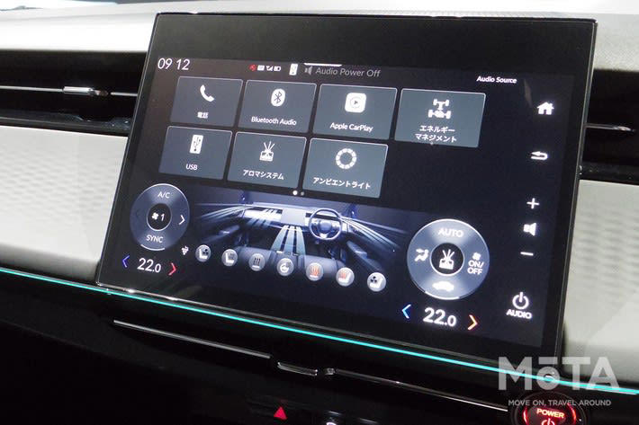 新型インサイトが中国製の電気自動車として復活, 新型インサイトの価格はいくら？ 補助金適用後の実質価格もチェック, 新型インサイトの価格は550万円、グレードは1種類のみ, 国の補助金を引いた実質価格は約420万円, 自治体の補助金で実質価格はさらに安くなり、東京都の場合は約380万円, ボディスタイル・ボディサイズ, 5ドアハッチバック、全長はステップワゴン並みの大柄なボディ, 視界は良好で、車幅やボディの先端位置も把握しやすい, 内装・装備・居住性｜上級グレード並みの充実した仕様, デジタルメーターと12.8インチディスプレーを標準装備, ホンダセンシング・マルチビューカメラなど安全装備も充実, 外装色と内装色の展開, 後席の居住性は快適、4名乗車にも対応, 荷室は背の高い荷物がやや苦手だが、面積は十分, 航続距離は535km｜リーフ・bZ4Xとの比較, 基本スペック：68.8kWhで535kmの航続性能, 新型インサイトとライバル車との比較, 発売日はいつ？ 予約開始時期と販売台数, 発売日は2026年4月16日、予約は3月から開始, 国内販売は「3000台限定」, なぜインサイトは電気自動車として復活した？ ホンダの電動化戦略と新型インサイトの位置づけ, ホンダは電動化戦略は見直し中, 日本向け電気自動車の投入は続ける理由, まとめ｜補助金活用で実質約380万円、ライバル車との比較も忘れずに