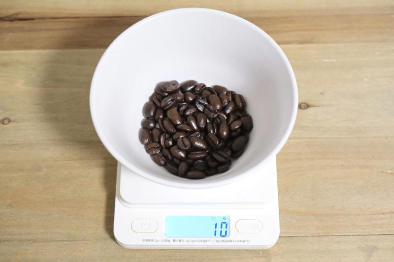 コーヒーは、挽いた直後に香りが最も引き立つ, 豆のまま保存するとおいしさが長持ち, 豆の挽き目で味が変わる, 豆を挽く時間もコーヒーの楽しみ, 挽きたての一杯はやっぱり特別