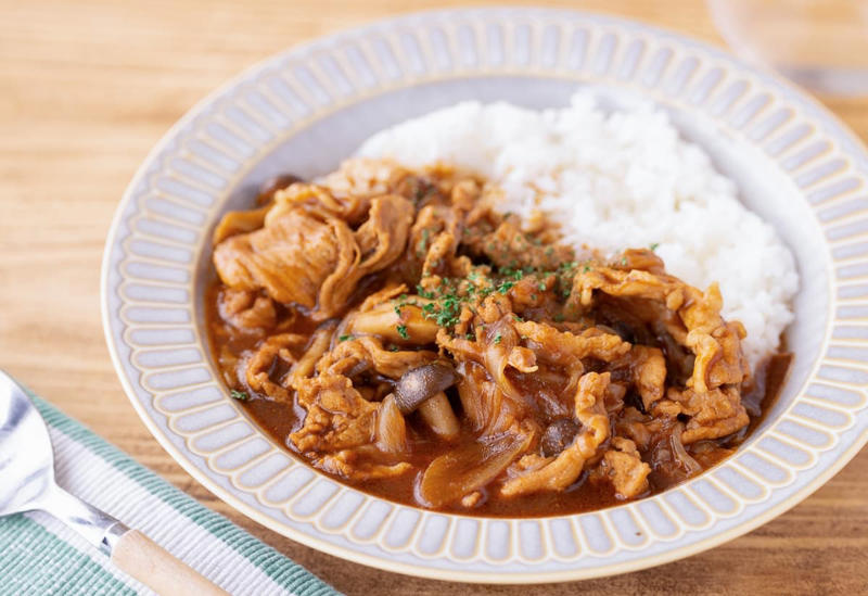 ハッシュドポーク, にんにく香るきのこのアラビアータ, ガーリックシュリンプライス, アボカドとサーモンのポキ丼