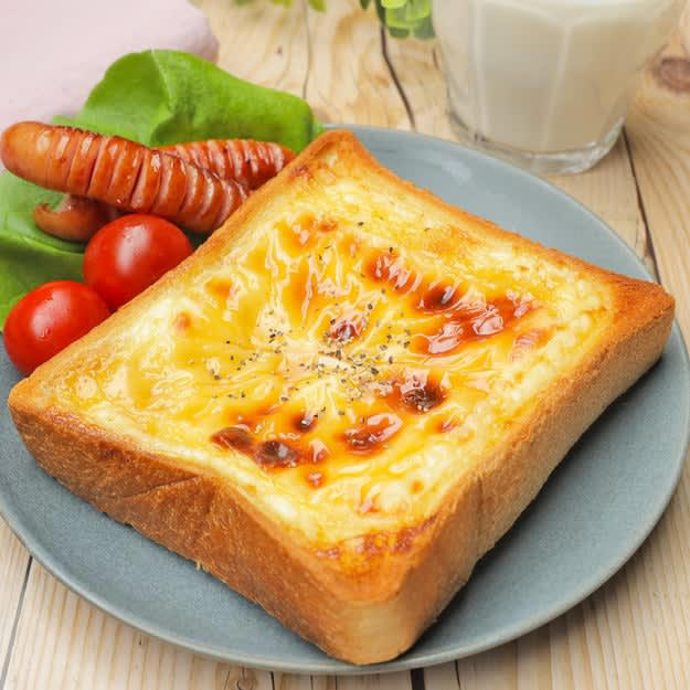 【ホットサンドメーカーで目玉焼きを同時焼き】「何で今までやらなかった」「洗い物減るのうれしい」一瞬で朝ごはんが完成する簡単ハック, ウインナートースト, 【朝ごはんよ〜ってコレ出てきたら子どもが飛び起きるやつ】10分で完成！ウインナーエッグチーズトーストレシピ, キャベツと目玉焼きとベーコンのサンドイッチ, 【コレ作るためだけに食パン買ってる】パン屋さんが泣いちゃうよ...。毎朝食べたくなる絶品トーストレシピ, ハニーマヨトースト, 【トースト史上、最強の組み合わせかも】「普通のには戻れない！」簡単なのに飛ぶほどウマいトーストレシピ
