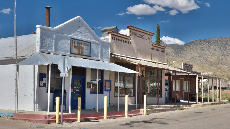 Peggy Sue's 50's Diner, Nevada, Pipe Spring National Monument, Arizona, Chloride, Arizona, Santa Claus, Arizona, Keepers of the Wild Nature Park, Arizona, Grand Canyon Caverns, Arizona, Seligman, Arizona