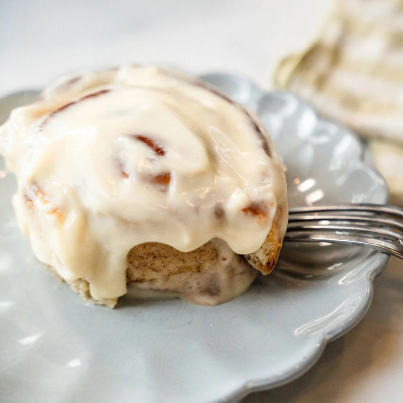 Citrus Mint Salad, Honey-Lavender Scones, Potato Leek Strata, Buttermilk Biscuits with Blackberry-Lemon Butter, Joanna Gaines’ Kick-Start Juice, Joanna Gaines’ Classic Cinnamon Rolls