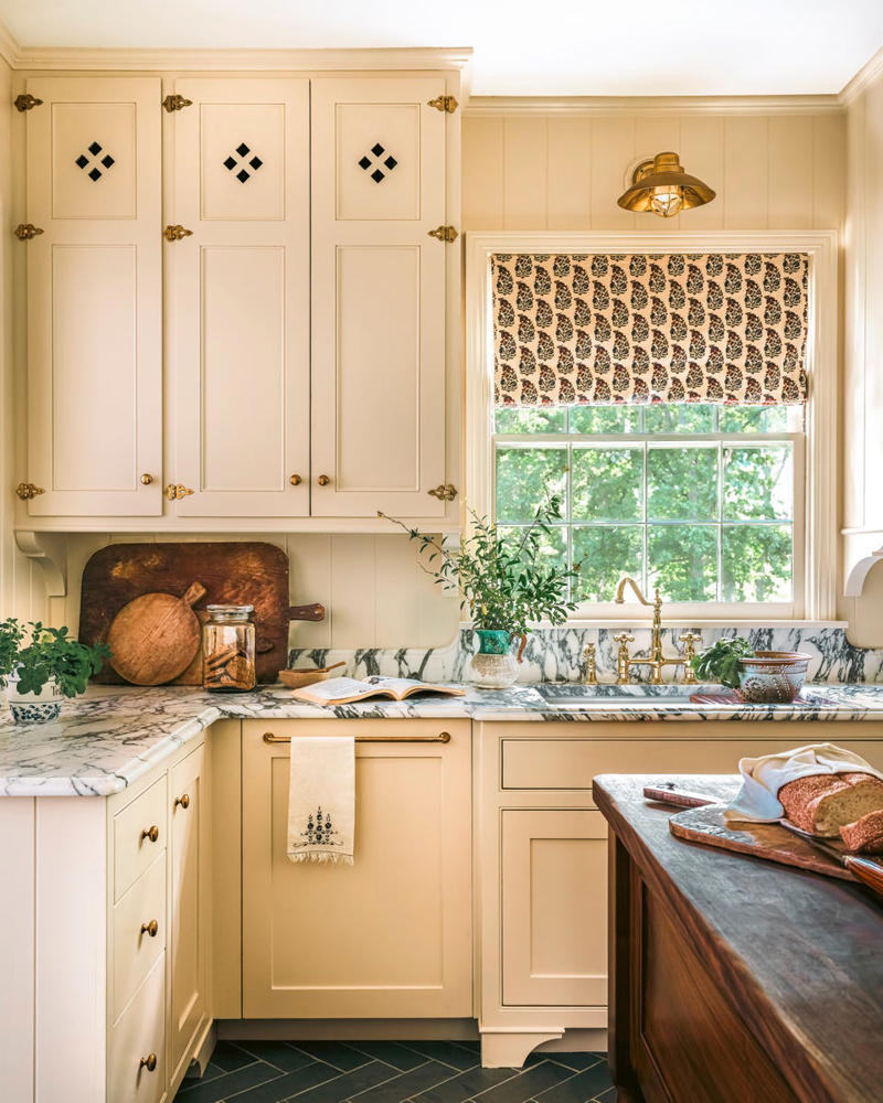 #1: The Right Distance from Pendants to Your Island, #2 The Best Countertop Thickness , #3 The Appropriate Distance Between Your Island and Neighboring Countertops, #4 The Ideal Space Above Your Cabinets, #5 The Correct Cabinet Depth