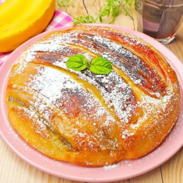 チーズタルト風ケーキ, タルトってお店で買うものと思ってた！ 生クリームもクリームチーズも不要の節約おやつレシピ, カラメルパイナップルケーキ, 【フライパンで20分】バターとカラメルがじゅわっ！ ホットケーキミックスでびっくりするほど「しっとり」焼けるパイナップルケーキ, 【家にバナナある？なかったら買ってきて】フライパンで焼くだけ！ ホットケーキミックスで作れる簡単おやつレシピ