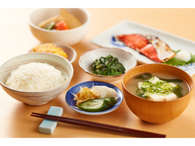 食事回数は自由でよいが、タンパク質は毎食均等に摂るべき, 食事の回数は増やすべき？, タンパク質は３食均等の量がベスト, ロイシンの摂取もポイント