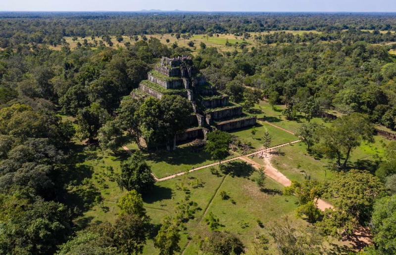 Prasat Prang, Koh Ker, Cambodia Incredible pyramids, Nubian pyramids, Meroe, Sudan, Nubian pyramids, Jebel Barkal, Sudan, Nubian pyramids, El-Kurru, Sudan, Pyramids of the Moon and Sun, San Juan Teotihuacan, Mexico, Tikal pyramids, Guatemala, El Castillo, Chichen Itza, Mexico, Ziggurat, Ur, Iraq, Great Pyramid of Cholula, Puebla, Mexico, Temple of the Inscriptions, Palenque, Mexico, Pyramids of Guimar, Tenerife, Canary Islands, Spain, Prasat Prang, Koh Ker, Cambodia, Sacred City of Caral-Supe, Caral, Peru, Mausoleum of the First Qin Emperor, Xi'an, Shaanxi Province, China, Borobudur, Java, Indonesia, Pyramid of Hellinikon, Argos, Greece, Pyramid of Cestius, Rome, Italy, Louvre, Paris, France, Luxor Hotel & Casino, Las Vegas, Nevada, USA