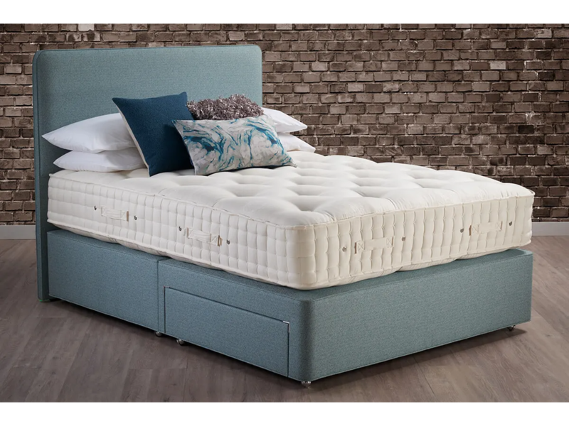 How often should you clean your mattress?, What do you need to clean a mattress?, What’s the best way to clean a mattress?, How can you clean stains from a mattress?, How can you stop a mattress from smelling?, Do you need a mattress protector and topper?, How often should you flip your mattress?, When is it time to buy a new mattress?, What mattress should I buy?