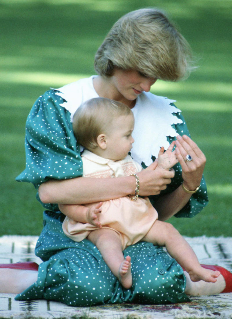 Princess Diana and postnatal depression The New York Times article, 'Harry & Meghan: An African Journey', The young Prince Harry, Prince Harry shares his experience, Overwhelmed and silenced, Heads Together, Struggling to cope, Prince Harry calls out the royal family, Overwhelmed by the vitriol in the press, The Palace rejects Markle's request for help, Prince Harry's disappointment, Princess Diana and postnatal depression, Princess Diana's bulimia, Going it alone