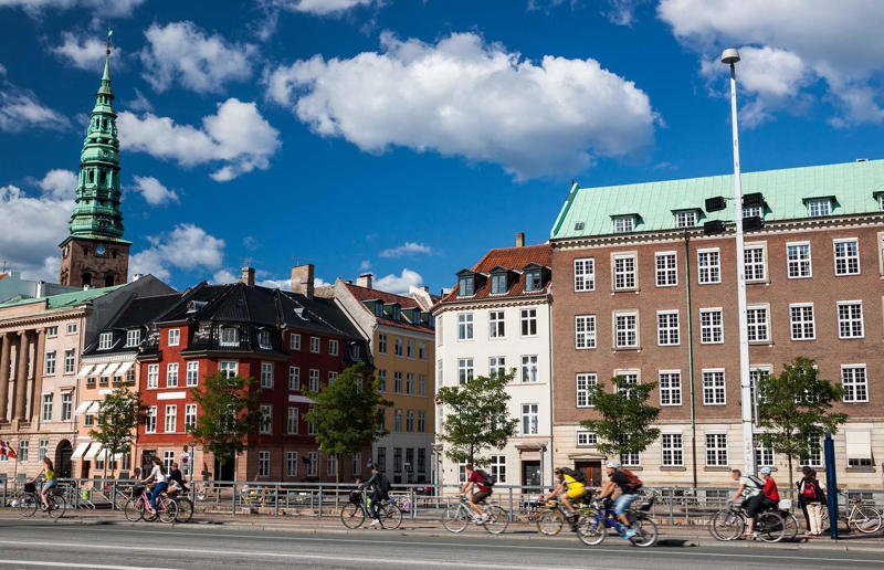 Amsterdam is the cycling capital of the world Fact or fiction?, It never snows in the Sahara Desert, Egypt has the most pyramids, Uluru is Australia's biggest rock, San Francisco has the steepest street in the world, The Great Wall of China can be seen from space, Toronto is the capital of Canada, The Statue of Liberty is in New York, Buckingham Palace is the official residence of the King, Amsterdam is the cycling capital of the world, There are 24 time zones, Maine is the easternmost state in the US…, …and Florida the southernmost, The Mississippi River is the longest in the US, Norway is the northernmost country in the world, The Canary Islands are named after the birds, English isn't the most spoken language in the world, Only Russia and Turkey are on two continents, The Nile is the world's longest river, Route 66 is the longest highway in the US, Mont Blanc is Europe's highest mountain, England and the UK are the same place, Holland is a country, Walt Disney built a secret suite within Cinderella Castle