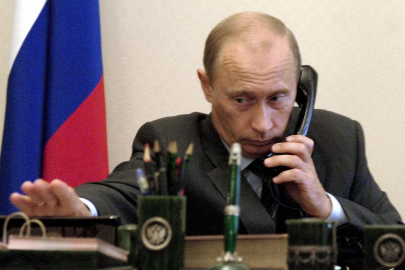 自国民から批判を受けるプーチン政権, ロシア人とベラルーシ人が結成, 侵攻開始直後の2022年3月に結成, 赤色の部分を抜いたロシア国旗, 2022年3月に訓練開始, ドンバス地方の最前線, ガスプロムバンク元副総裁が加入, 自由ロシア軍団の目標, ウクライナ大統領府顧問、オレクシイ・アレストビッチ, 規模を拡大する自由ロシア軍団, 「参加希望者は多い」, ベラルーシやロシアからやって来たメンバー, 加入前の厳格な審査, プーチン政権の悩みの種？, ロシア兵を捕虜に, ロシアのために、自由のために, ロシア当局の恐れ, 離反者は懲役20年, ロシア当局の自由ロシア軍団対策, ロシア当局の懸念, 自由ロシア軍の幹部が来日、インタビューに答える, 攻撃に加わり成果を上げる