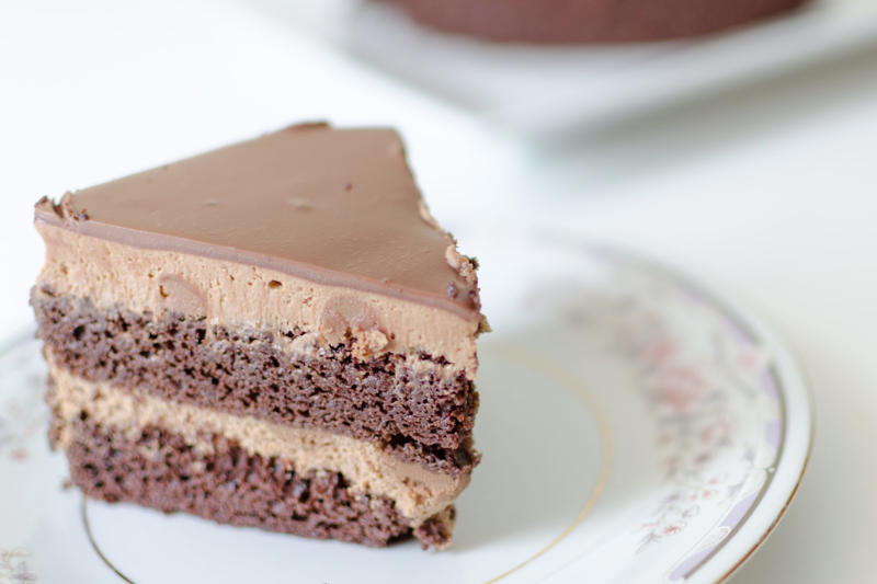 Cake with coffee fudge Coffee: a popular flavor, Brazil, the coffee country, Coffee consumption in Brazil, But... Finland beats Brazil in coffee consumption!, Coffee Mousse, Crepe cake with coffee mousse, Coffee cake with yogurt and cinnamon, Brigadier Coffee, Tiramisu, Coffee biscuit, Dalgona coffee, Coffee Pavê with caramel, Cake with coffee fudge, Coffee pudding, Coffee ice cream, Coffee brownie