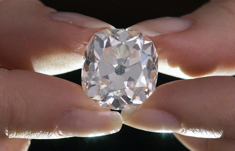 A 26-carat diamond ring These pricey treasures were bought for peanuts, The misidentified Magna Carta, The Floyd Landis custom-built bike, The Picasso plate, The Velvet Underground demo record, The Ilya Bolotowsky painting, The Russian brooch, The Vince Lombardi sweatshirt, The Breitling James Bond watch, The Anne Boleyn bird, The original 1823 copy of the US Declaration of Independence, The cracked teapot with huge historical value, The James Bond underwater car, A 26-carat diamond ring, The lost 13th-century chess piece, The Martin Johnson Heade paintings, The Andy Warhol sketch, The 'new' Billy the Kid photo, The Albrecht Dürer drawing