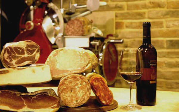 Find bars by area, San Marco, Caffè Florian, Rosa Salva, Marchini Time, Castello, Da Bonifacio, El Refolo, Vincent Bar, Cannaregio, El Sbarlefo, Torrefazione Cannaregio, Bar Puppa, San Polo & Santa Croce, Al Prosecco, Osteria Bancogiro, Caffè del Doge, All'Arco, Al Mercà, Bacareto Da Lele, Il Mercante, Giudecca & islands, Skyline Rooftop Bar, Dorsoduro, Adriatico Mar , Caffè Rosso, Cantinone - Già Schiavi, Osteria ai Pugni, Osteria al Squero, How we choose, About our expert