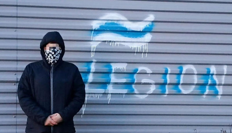 ウクライナ側に立つロシア人たち, 反体制派と転向した捕虜, 元ガスプロムバンク副総裁, 「ウクライナ防衛に駆け付けたい」, 「最初の目標を達成できてとてもうれしい」, ITエンジニアのヤン（30）, 「ロシア軍は武装したまま国境を越えるべきではなかった」, 投獄を避けるためウラル山中に潜伏, 最前線に医薬品を配達, 「ウクライナ全土にかなりの数がいる」, ウクライナ兵たちの反応は？, 心無いジョークを浴びることも, ヴィーチャの場合, 「母国は好きだよ。いつか家に戻りたい」, ウクライナ支援をするロシア人たち, ヘルメットと防弾チョッキを製造, 700人分以上の防弾チョッキ, 「ロシアは打ち負かされる必要がある」, ロシア当局の迫害