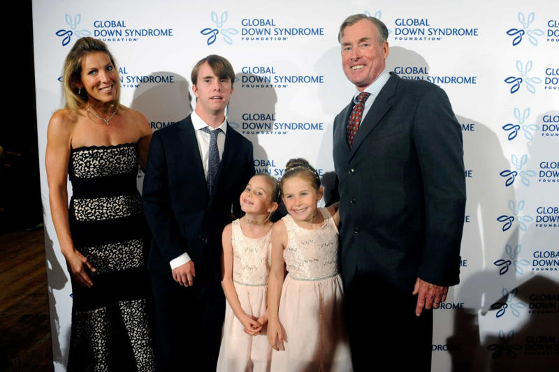 Sylvester Stallone, Neil Young, Toni Braxton, Mia Farrow, David and Victoria Beckham, Brendan Fraser, Sarah Palin, Jenny McCarthy, Laura San Giacomo, John C. McGinley, Tisha Campbell, Joe Mantegna, Brian Littrell, Holly Robinson Peete, Greg Grunberg, Mark Feuerstein, Doug Flutie, Jacqueline Laurita