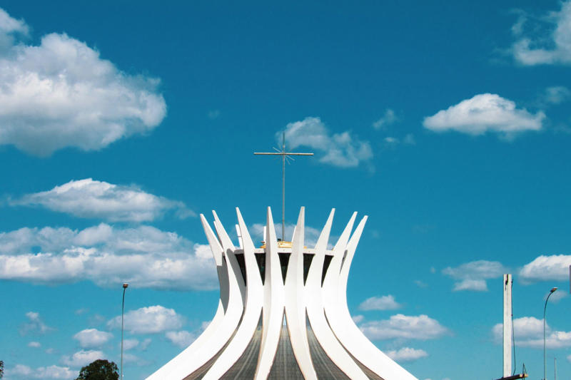 Where is this monument located?, La fourchette by Jean-Pierre Zaugg in Vevey (Switzerland), Mada'in Saleh (Saudi Arabia), Statue in honor of Genghis Khan (Mongolia), The Gateway Arch in Missouri (United States), Cadillac Ranch in Texas (United States), The Parliament Palace in Bucharest (Romania), The Berliner Fernsehturm in Berlin (Germany), Cologne Cathedral (Germany), The El Djem amphitheater (Tunisia), Manneken Pis (Brussels), Sanctuary of Las Lajas (Colombia), 'The Bean' in Chicago (United States), The Independence Monument in Mexico City (Mexico), The rock churches of Lalibela (Ethiopia), Turda Salt Mine (Romania), The Santa Creu i Sant Pau hospital in Barcelona (Spain), The Acropolis of Athens (Greece), The Temples of Bagan (Myanmar), The 'Dubai Frame' (Arab Emirates), The New Europe Bridge (Vidin, Bulgaria and Calafat, Romania), The Temple of Heaven in Beijing (China), Brasilia Cathedral (Brazil), The Obelisk of Buenos Aires (Argentina), Hallgrimskirkja in Reykjavik (Iceland), The Da Pena National Palace in Sintra (Portugal), The Sibelius Monument in Helsinki (Finland), Neuschwanstein Castle in Bavaria (Germany), The Trevi Fountain in Rome (Italy), 'Hand of the Desert' in Atacama (Chile)