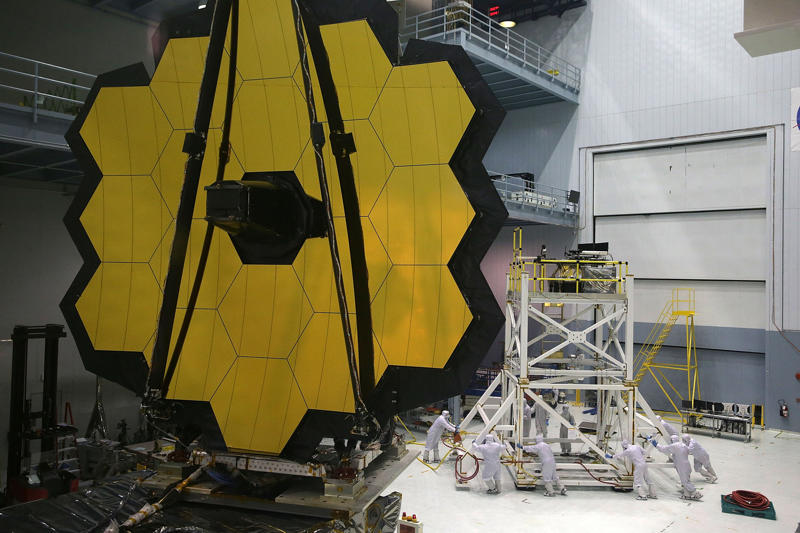 Is anybody out there?, James Webb Space Telescope, The exoplanet K2-18, Gases indicate potential life, Promising discovery, Microbial life, Cambridge researchers, Lead author, Caution called for, What is K2-18 like?, Distance from Earth, Transit Method, More accurate data, What about intelligent life?, A new era for astronomy, The search continues